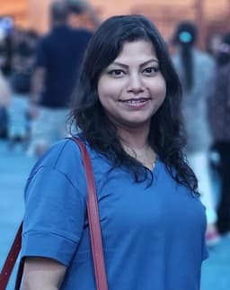 Sakshi Tiwari Gurehiya